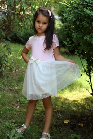 Лятна детска рокля в светло розово с тюл в бяло 3