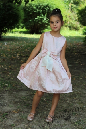 Official children's dress in pink
