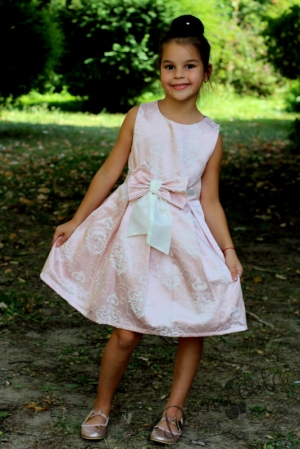 Official children's dress in pink