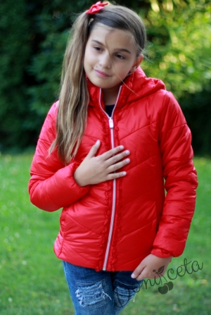 Детско яке с качулка в червено за момиче