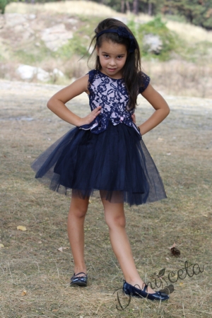 Official children's dress in dark blue with lace and tulle