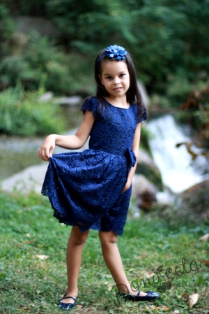 Официална детска рокля от дантела в тъмносиньо 
