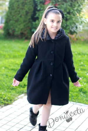 Детско палто за момиче в черно с дантела 