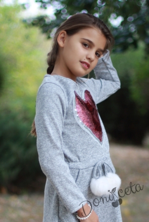 Детска рокля от плетиво в сиво с паети  с променящ се цвят