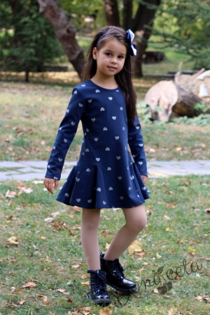 Детска рокля с дълъг ръкав в тъмносиньо със сребристи сърца