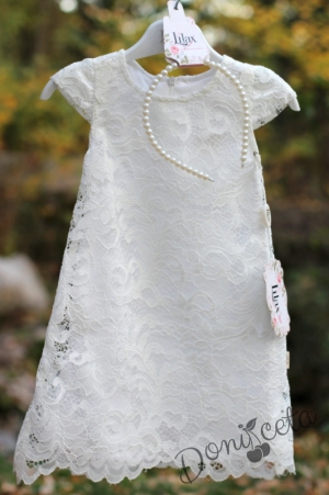 Детска рокля от дантела в бяло с диадема