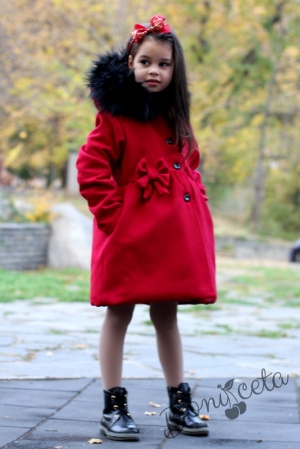 Зимно палто в цвят малина с качулка 