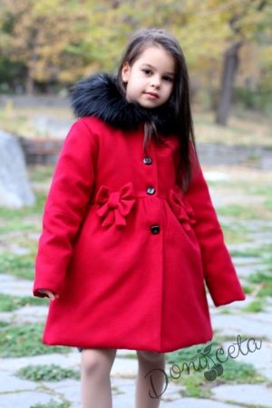Зимно палто в цвят малина с качулка 