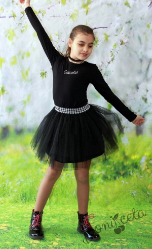 Детска блуза в черно с надпис