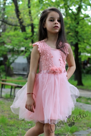 Официална детска рокля в прасковено