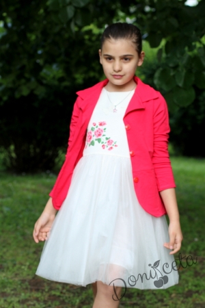 Комплект от детска рокля в бяло  с рози и сако в цвят малина с къдрички 