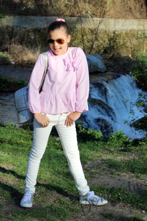 Комплект от детска риза в розово и бяло с дълъг панталон в бяло