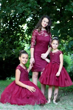 Официална дамска рокля от дантела в бордо от колекция &quot;Майки и дъщери&quot;