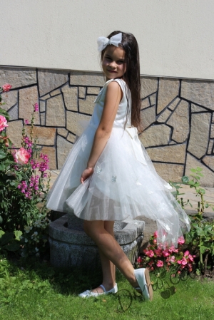 Официална/шаферска детска рокля Блага в екрю с тюл и шлейф с 3D пеперудки