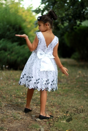 Официална детска рокля от дантела в бяло и черно на цветя