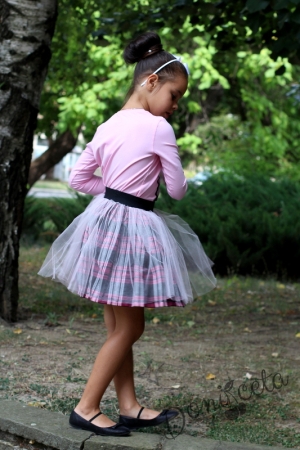 Коплект за момиче с пола и блуза в розово