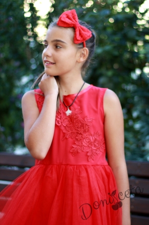 Официална детска рокля Катерина с дантела в горната част в червено и с тюл