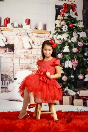 Коледна детска рокля в червено с панделка отпред