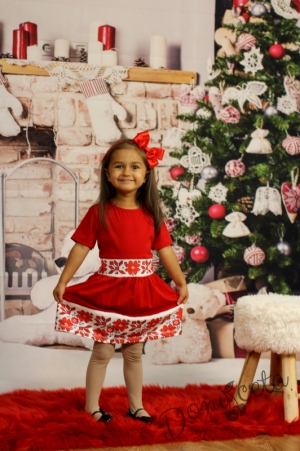 Детска рокля в червено