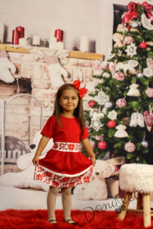 Детска рокля в червено