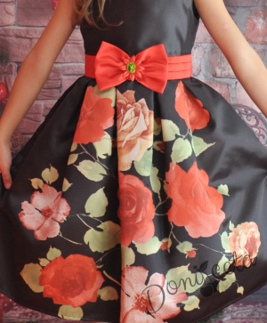 Официална детска рокля от сатен с рози