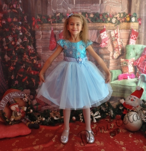 Официална детска рокля в светлосиньо с блясък със звездички и тюл