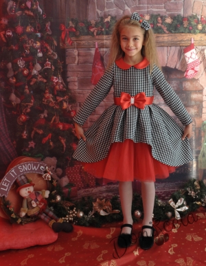 Официална детска рокля с каре и тюл