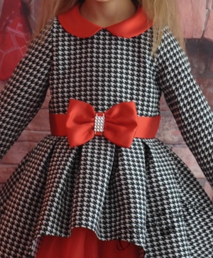 Официална детска рокля с каре и тюл
