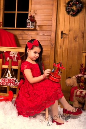 Официална детска рокля с къс ръкав в дантела в червено с голяма панделка отзад