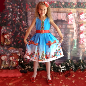 Коледна детска рокля с коледни мотиви