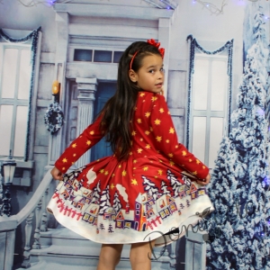Детска рокля с дълъг ръкав в червено с къщички със сняг