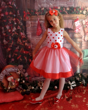 Girls dress with lace and tulle 