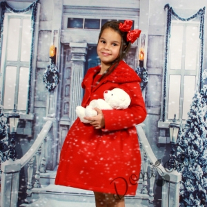 Детско палто за момиче в червено с дантела за зимата