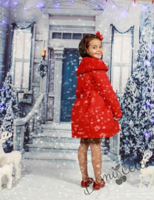 Детско палто за момиче в червено с дантела за зимата