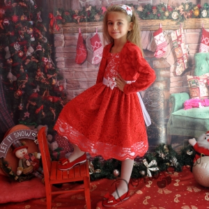 Официална детска рокля в червено от дантела с болеро