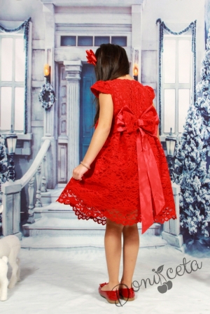 Официална детска рокля от релефна бутикова дантела в червено с плюш