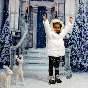 Детско зимно яке в бяло с качулка