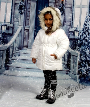 Детско зимно яке в бяло с качулка