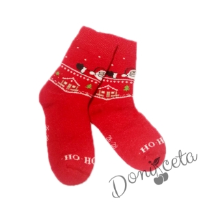 Детски коледни чорапи в червено с Дядо Коледа Хо-Хо-Хо