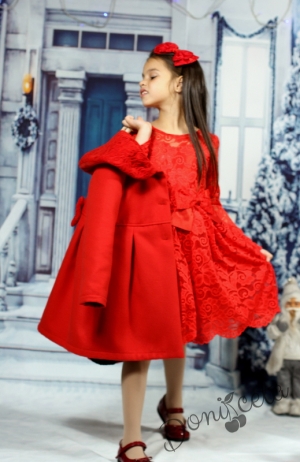 Комплект от палто  и рокля от дантела в червено