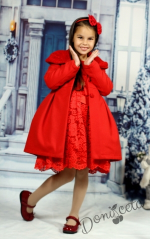 Комплект от палто  и рокля от дантела в червено