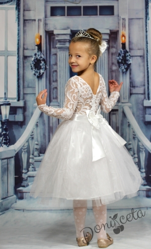 Официална детска рокля с дантела в бяло с коланче и тюл с  голяма панделка отзад Ева