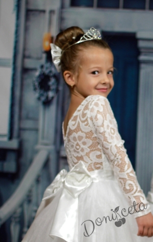 Официална детска рокля с дантела в бяло с коланче и тюл с  голяма панделка отзад Ева