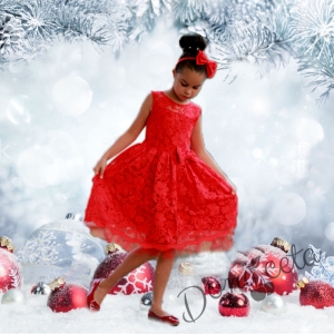 Коледна официална детска рокля от бутикова дантела в червено