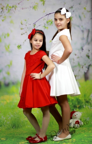 Официална детска рокля в бяло с дантела от едната страна Миринда