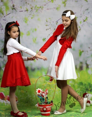 Официална детска рокля в бяло с дантела от едната страна и болеро в червено Арра