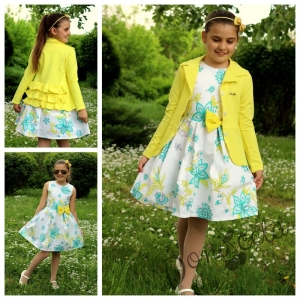 Детска рокля на цветя със  сако в жълто с къдрички отзад