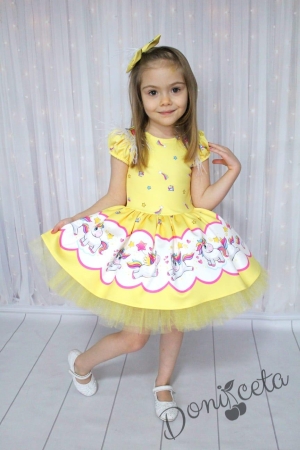 Детска рокля с къс ръкав с Еднорог в комплект с панделка за коса в жълто