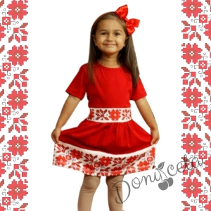 Детска рокля в червено с фолклорни/етно мотиви