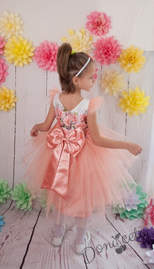 Официална детска  рокля в прасковено с цветя с голяма панделка отзад Боянка 